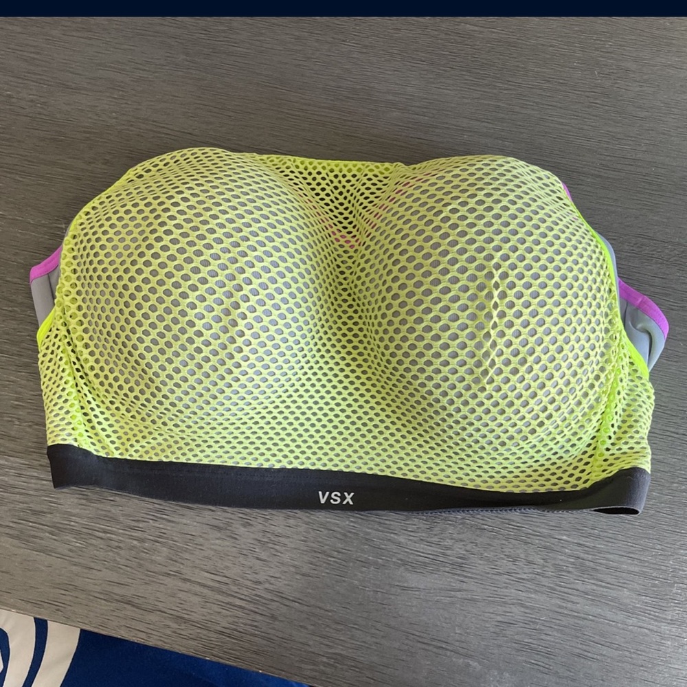 Sports bra